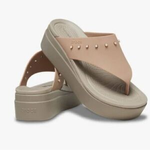 CROCS Women's Brooklyn Studded Flip Platform Sandals Mushroom Size 10